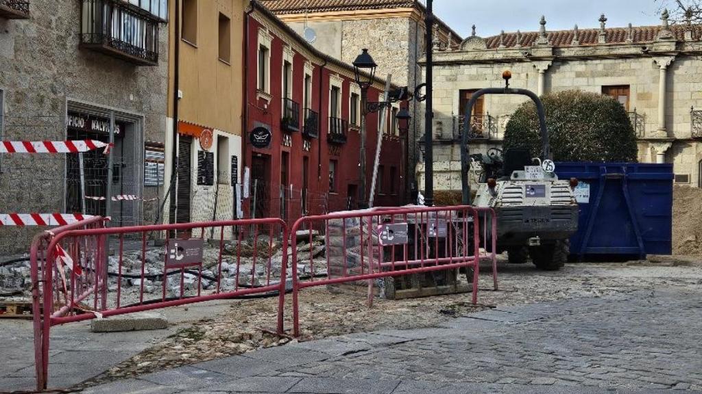 Obras en la plaza de Nalvillos donde se ha producido la fuga de gas