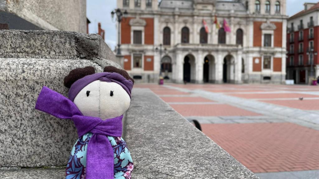 Micaela, una de las muñecas diseñadas por El Puente Salud Mental Valladolid, con motivo del 8-M