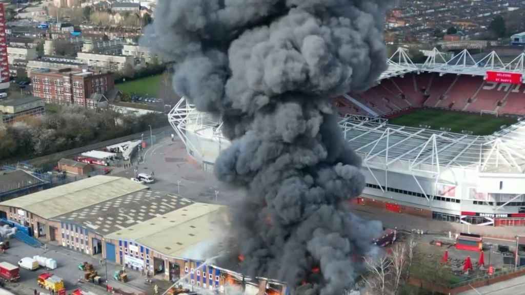 Imagen del incendio en St. Marys Stadium.