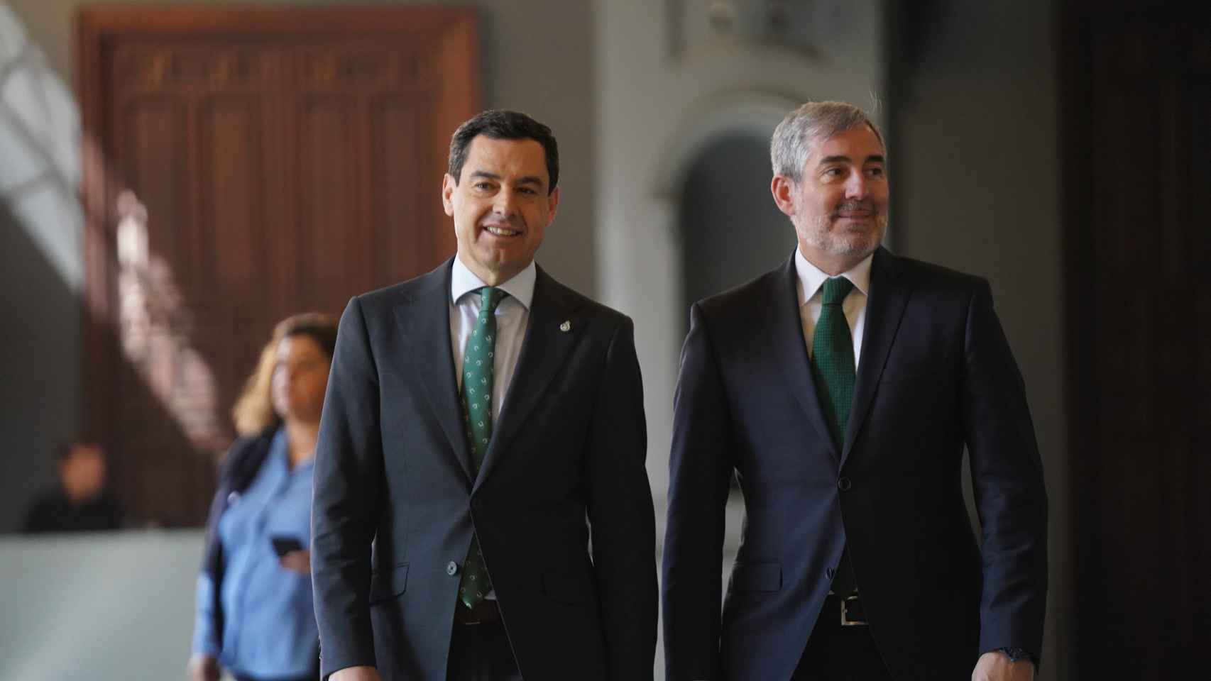 El presidente de la Junta de Andalucía, Juanma Moreno, y el de Canarias, Fernando Clavijo, en san Telmo.