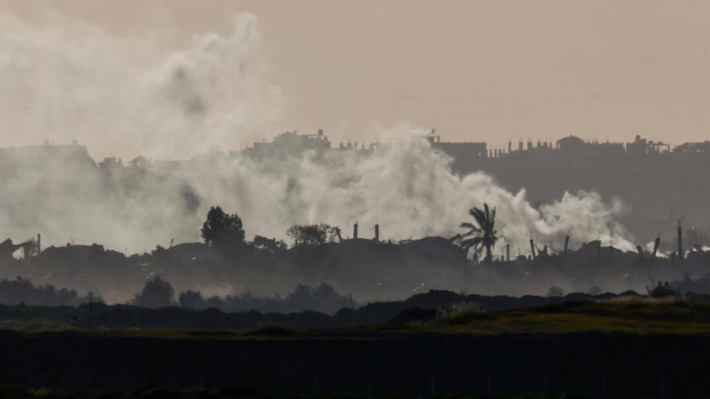 La Franja de Gaza tras una serie de bombardeos israelíes este martes.