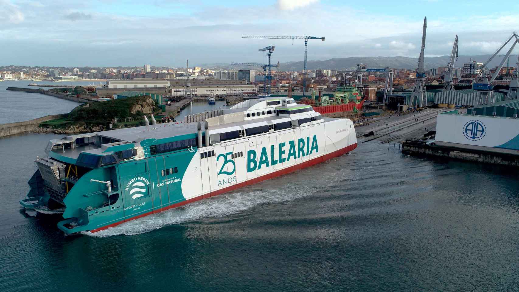 Botadura de un ferry de Baleària. EE