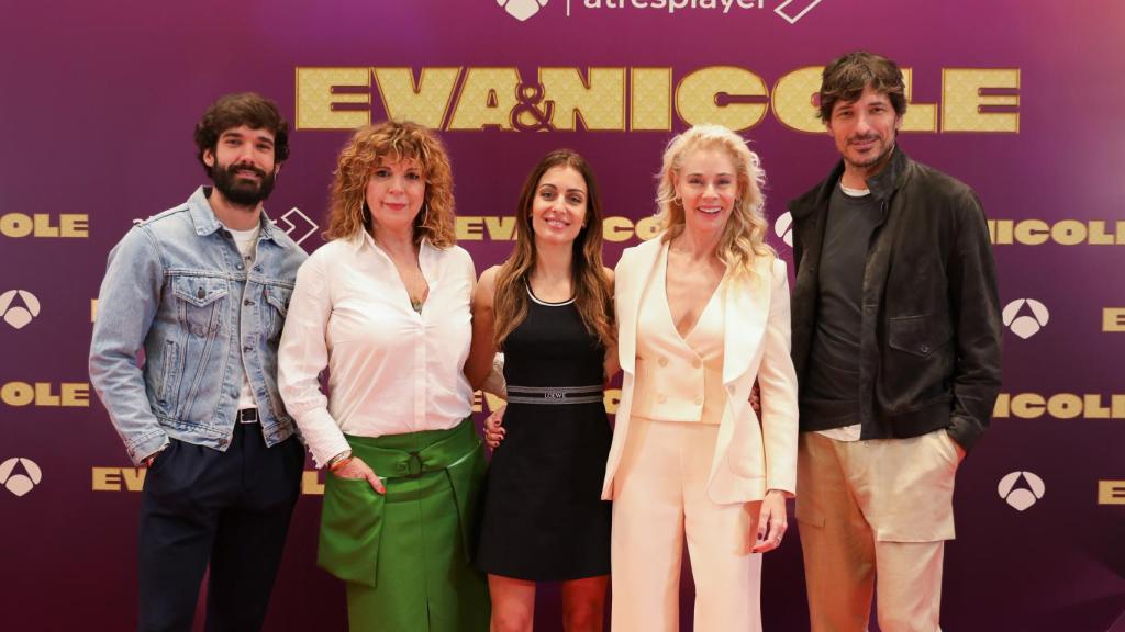 Reparto Eva & Nicole