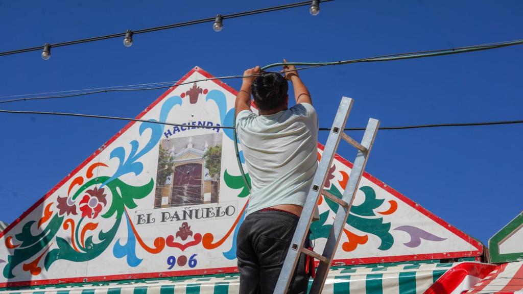 Preparación de una caseta de Feria.