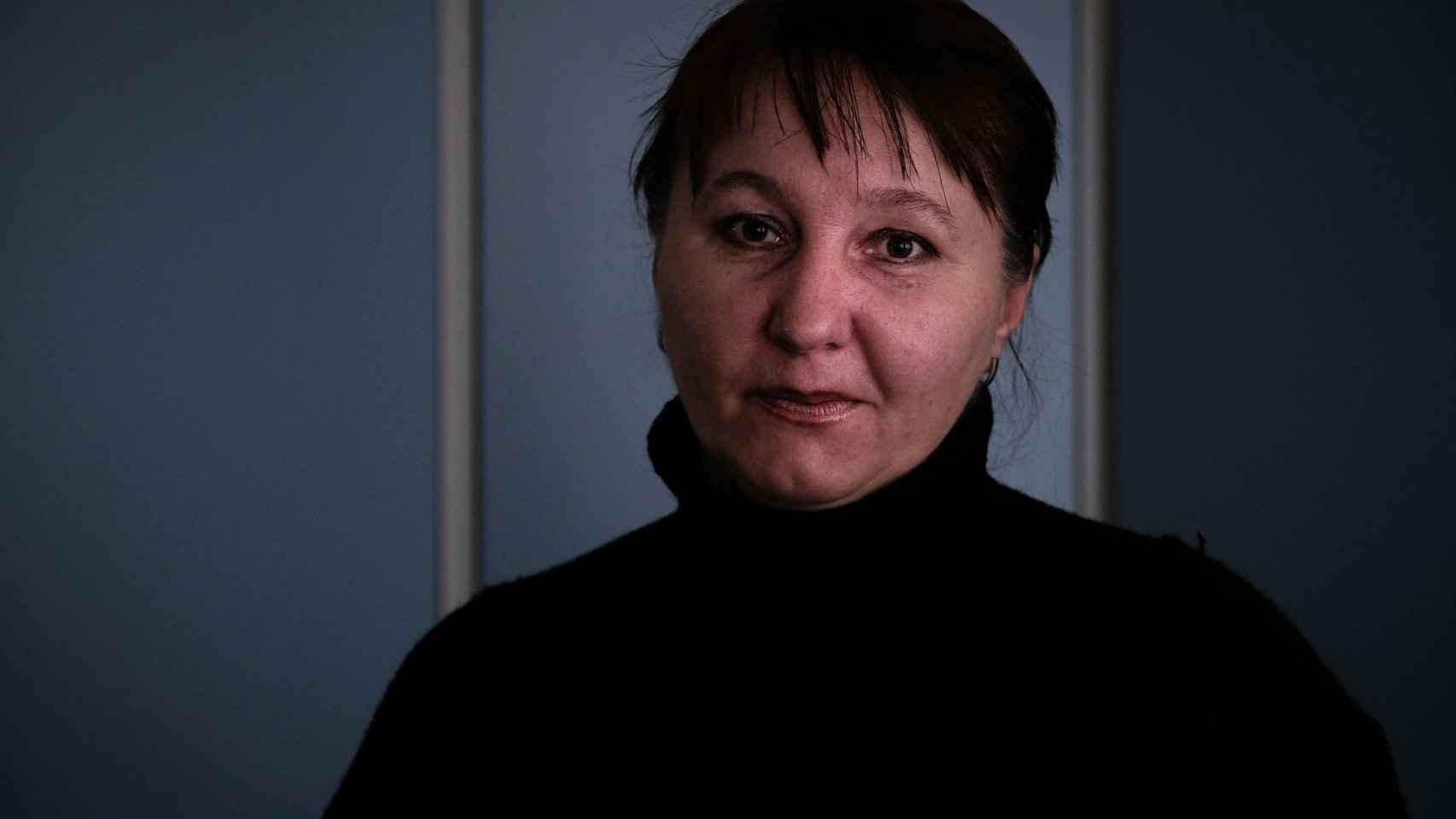Alexandra, la cocinera del Hospital de Sviatorhirsk, hoy dirige el albergue en que se ha reconvertido el edificio del hospital (ahora sin médicos) para personas cuyas casas han sido bom