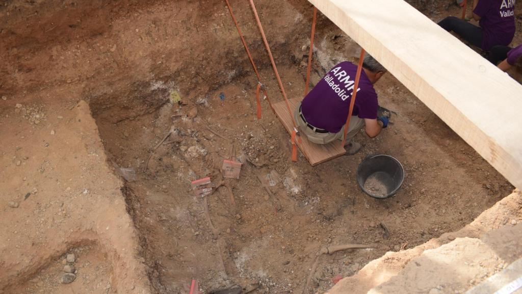 Trabajos de la ARMH en el Cementerio del Carmen