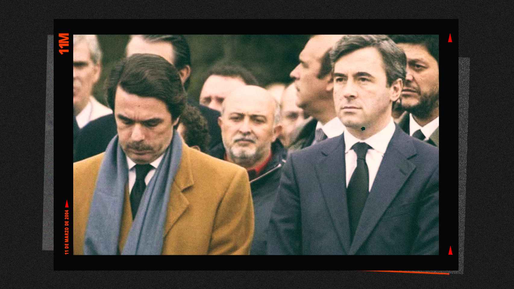 Aznar y Ángel Acebes, guardan un minuto de silencio tras los atentados.
