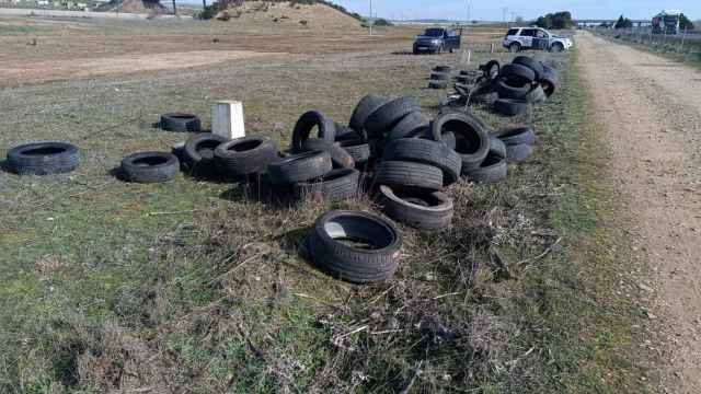 Imagen de unas ruedas que se decomisaron en Villazopeque.