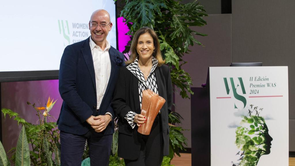 Sandra Nolasco, CEO de Twinco Capital, junto a David Cano, director General de AFI.