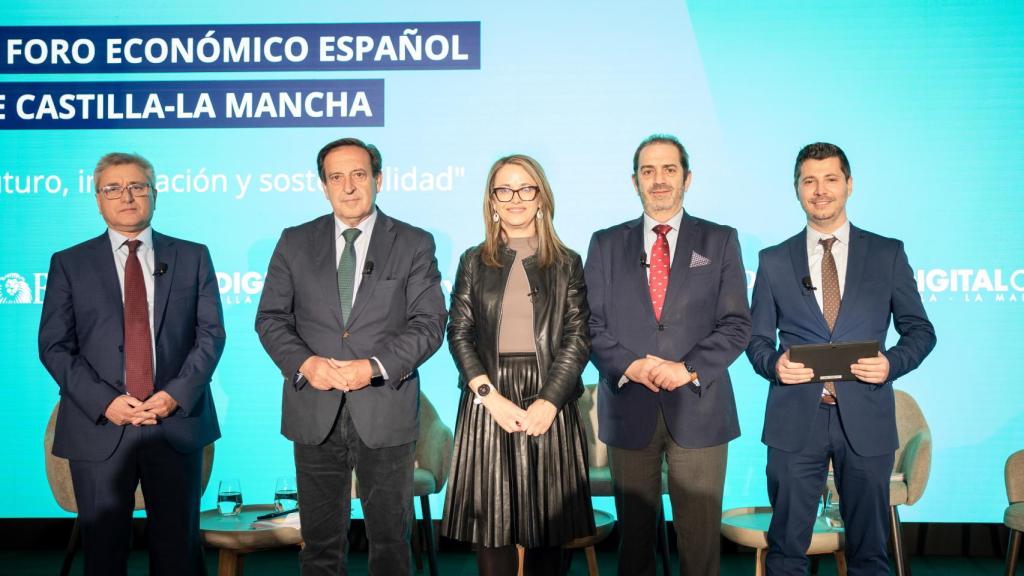Mesa redonda 'El sector agroalimentario, motor de desarrollo regional'.