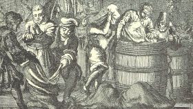 Recreación medieval de una pena del saco, un terrible castigo de origen romano.