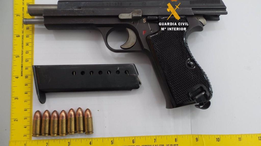 La pistola.