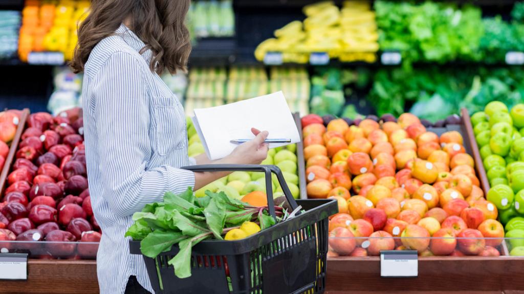 La 'superfruta' que todos toman en España sin saber que ayuda a generar más colágeno y rejuvenece