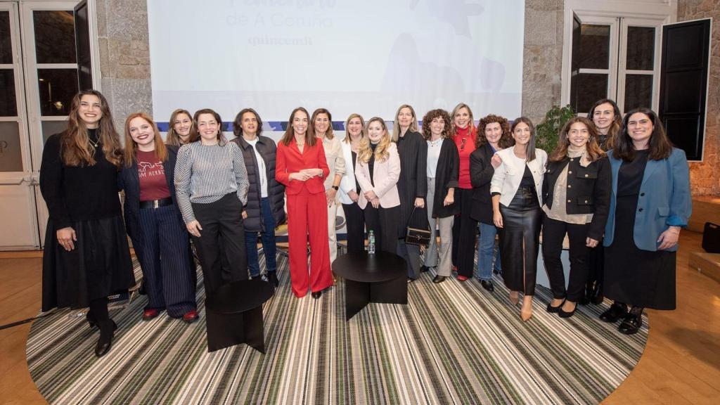 Foto de familia de las participantes en el Foro tras su finalización