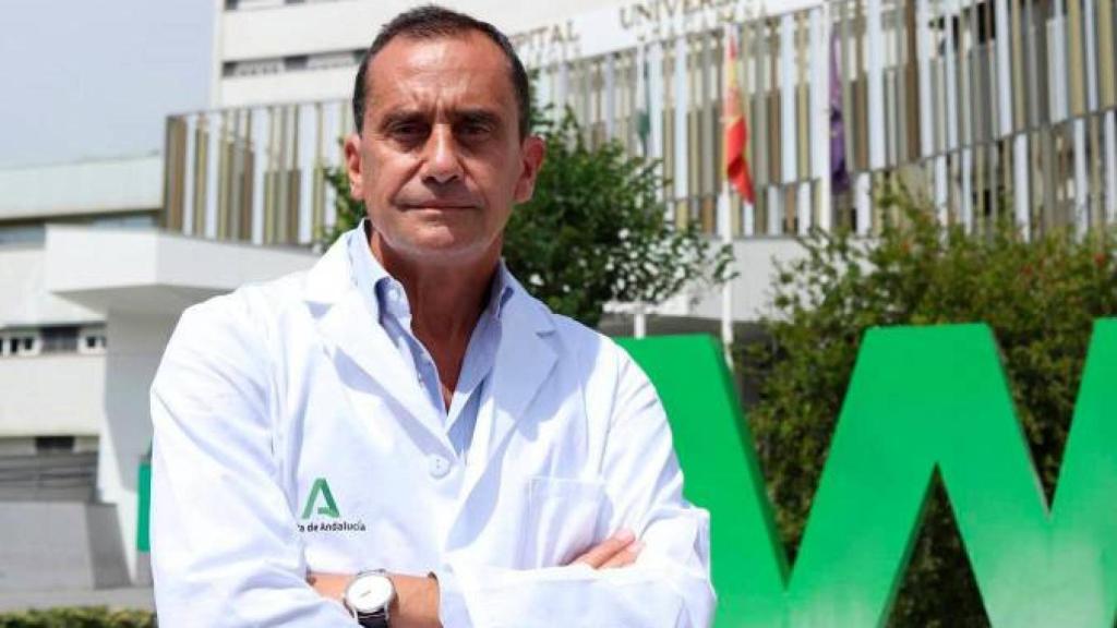 El doctor Salvador Morales Conde, uno de los médicos sevillanos de esta lista.