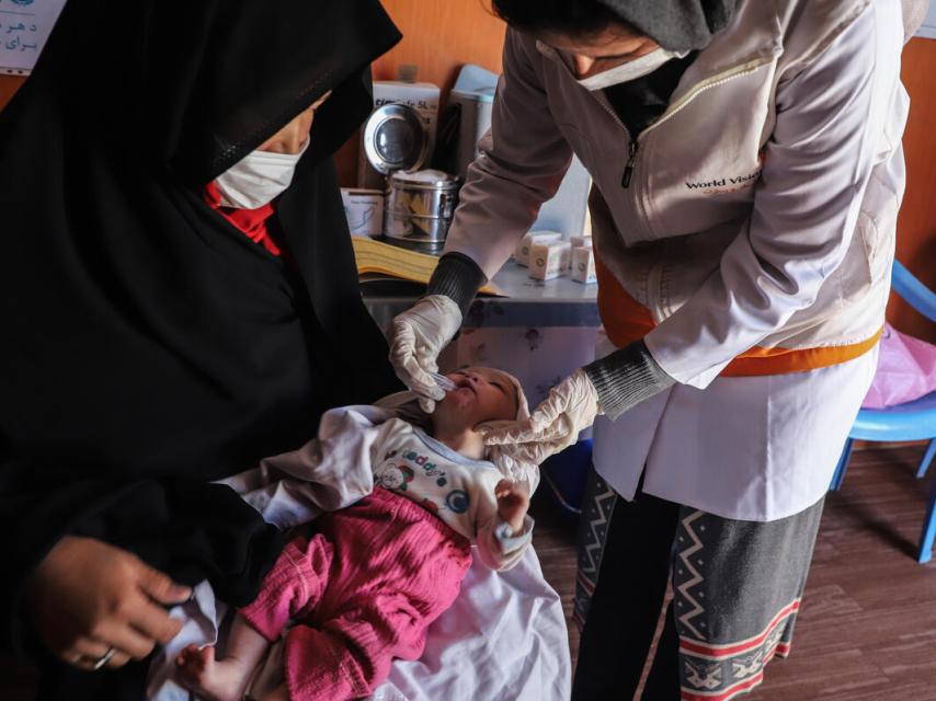 WV trabaja para cubrir las necesidades básicas de los menores del país.