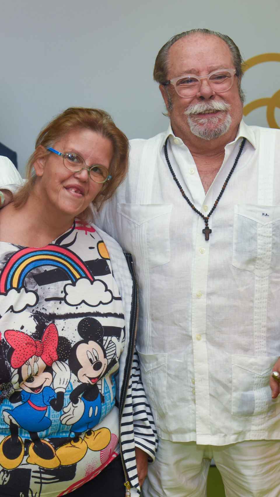 Paco Arévalo y su hija Nuria en el 60 cumpleaños de José Luis López El Turronero, en julio de 2023, en Sevilla.