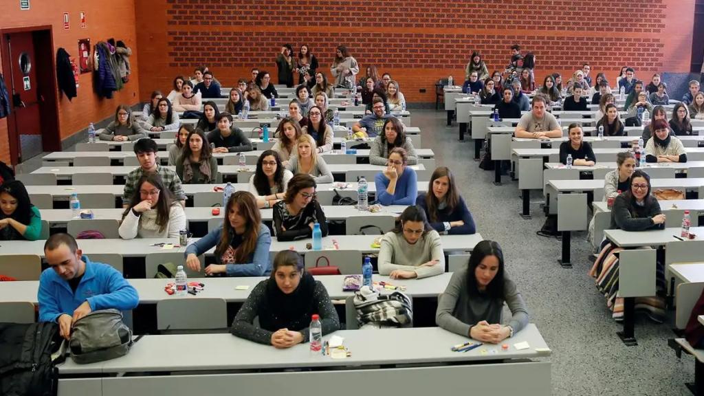 Estudiantes en clase.