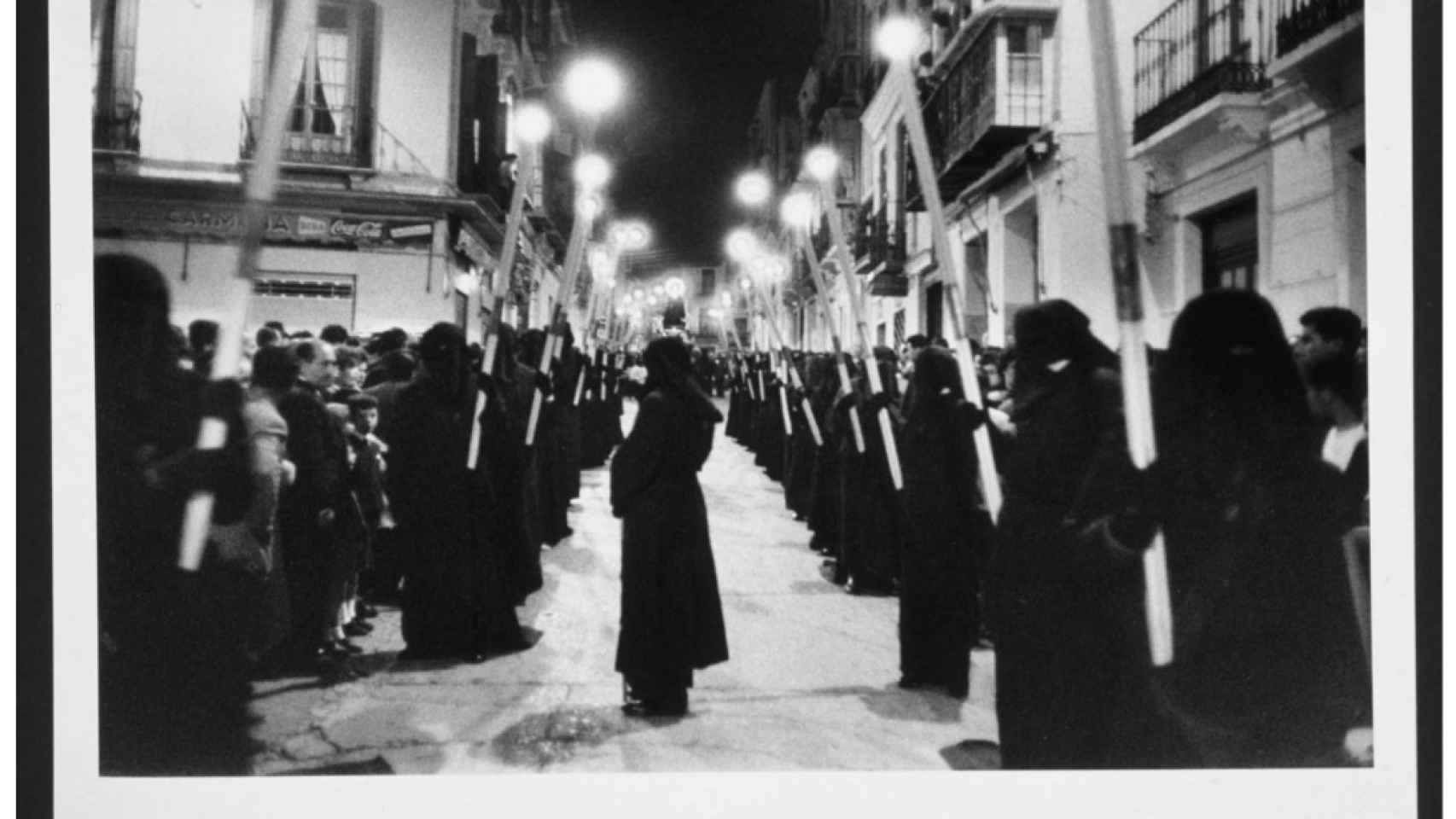 Servitas por calle Dos Aceras en la Semana Santa 1963.