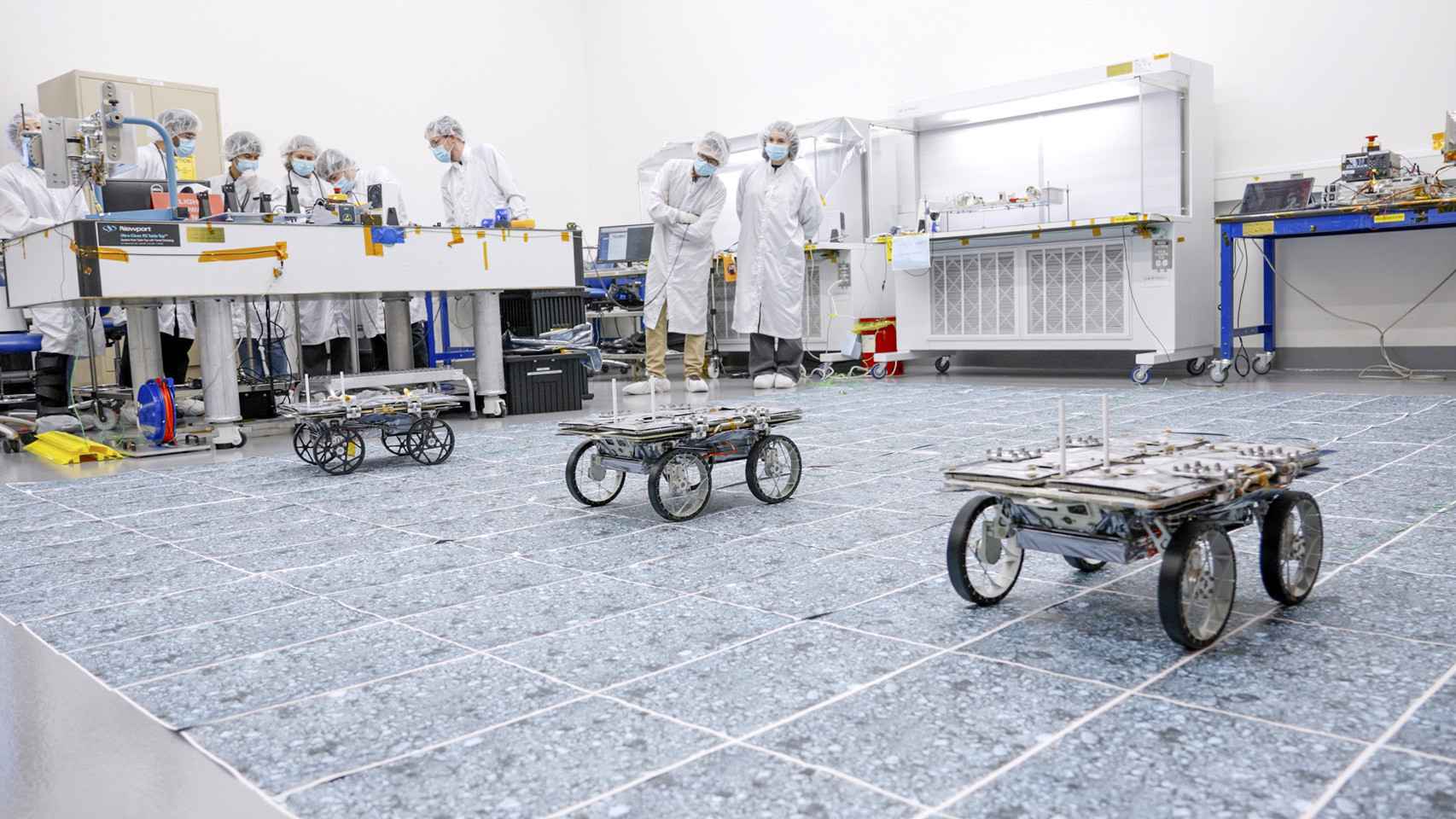 Rovers de la NASA en una demostración técnica.