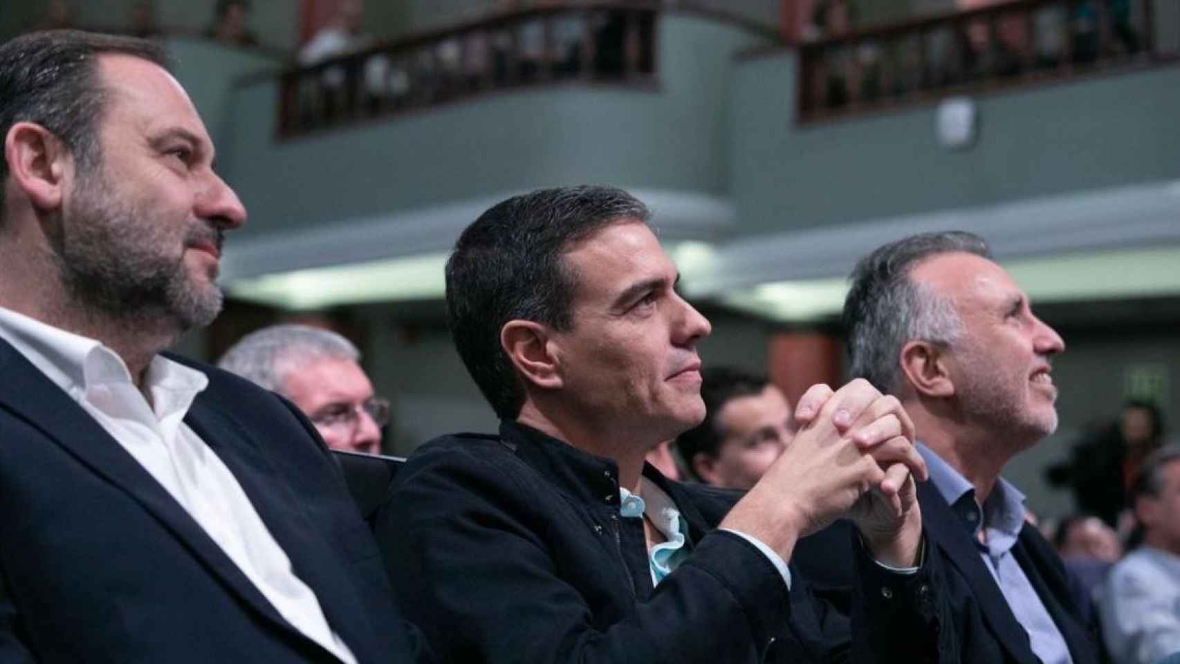 Sánchez, Ábalos y Ángel Víctor Torres en un acto del PSOE.