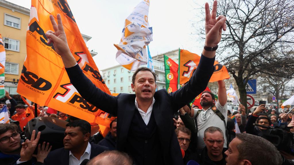 Luís Montenegro, de la Alianza Democrática (AD), en un mitin de campaña, este viernes en Lisboa.