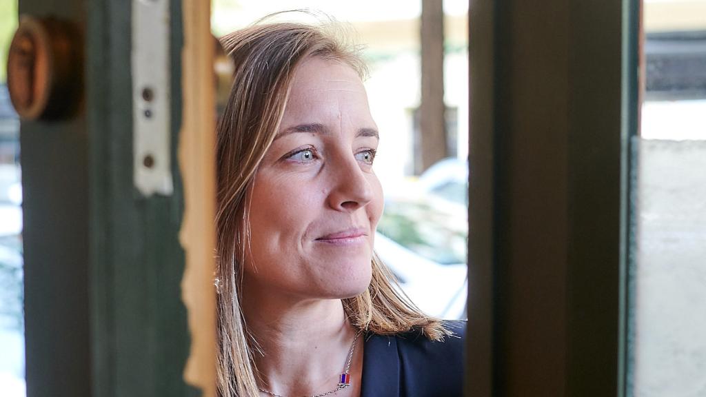 Carmen entrando a La Cocina de Frente.