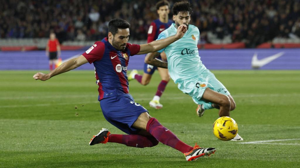 Gündogan ejecuta un disparo ante el Mallorca.