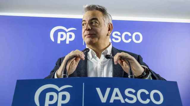 El presidente del PP del País Vasco, Javier De Andrés, clausura un acto en Bilbao.