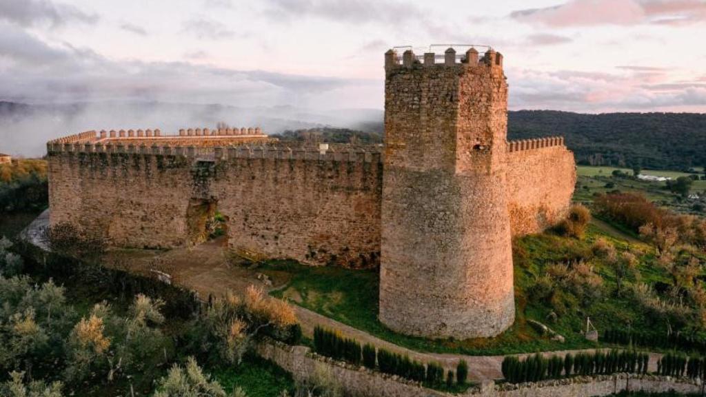 El castillo de Alanís visto desde arriba.