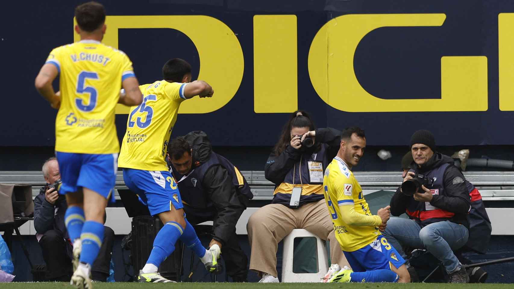 Juanmi celebra su segundo gol frente al Atlético