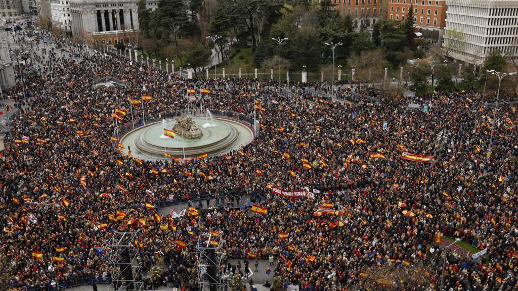 Aspecto de la plaza de Cibeles, este sábado, durante la manifestación.