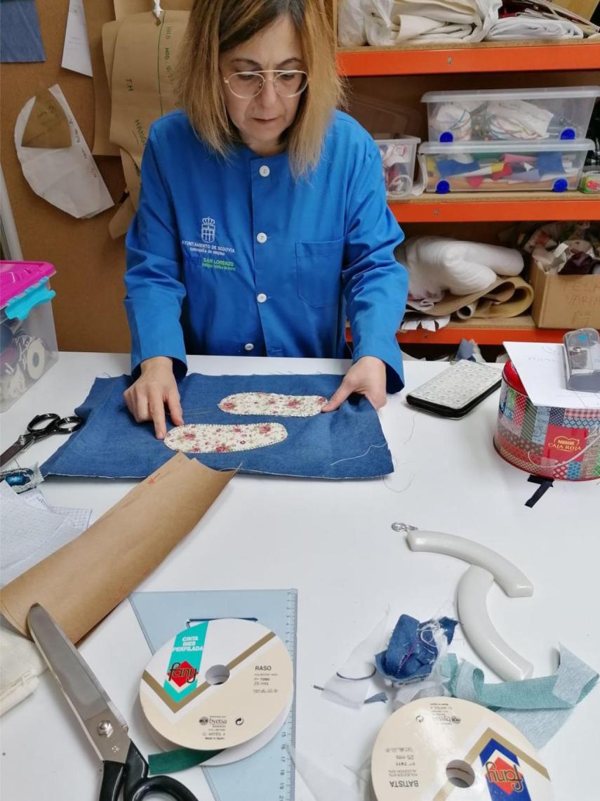 El curso de costura para trabajadores desempleados del Ayuntamiento de Segovia.