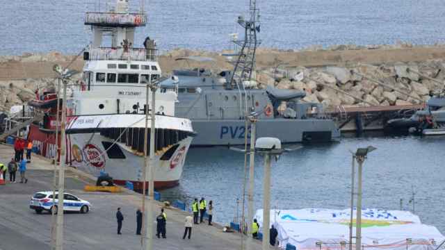 El barco Open Arms atracado en el puerto chipriota de Larnaca