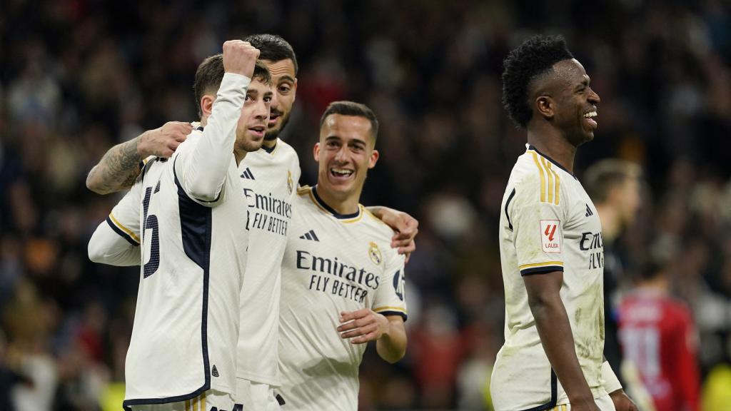 Los jugadores del Madrid celebran un gol ante el Celta.
