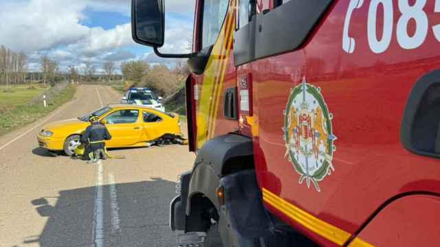 Intervención de los Bomberos de la Diputación de Valladolid en el accidente de Castronuño