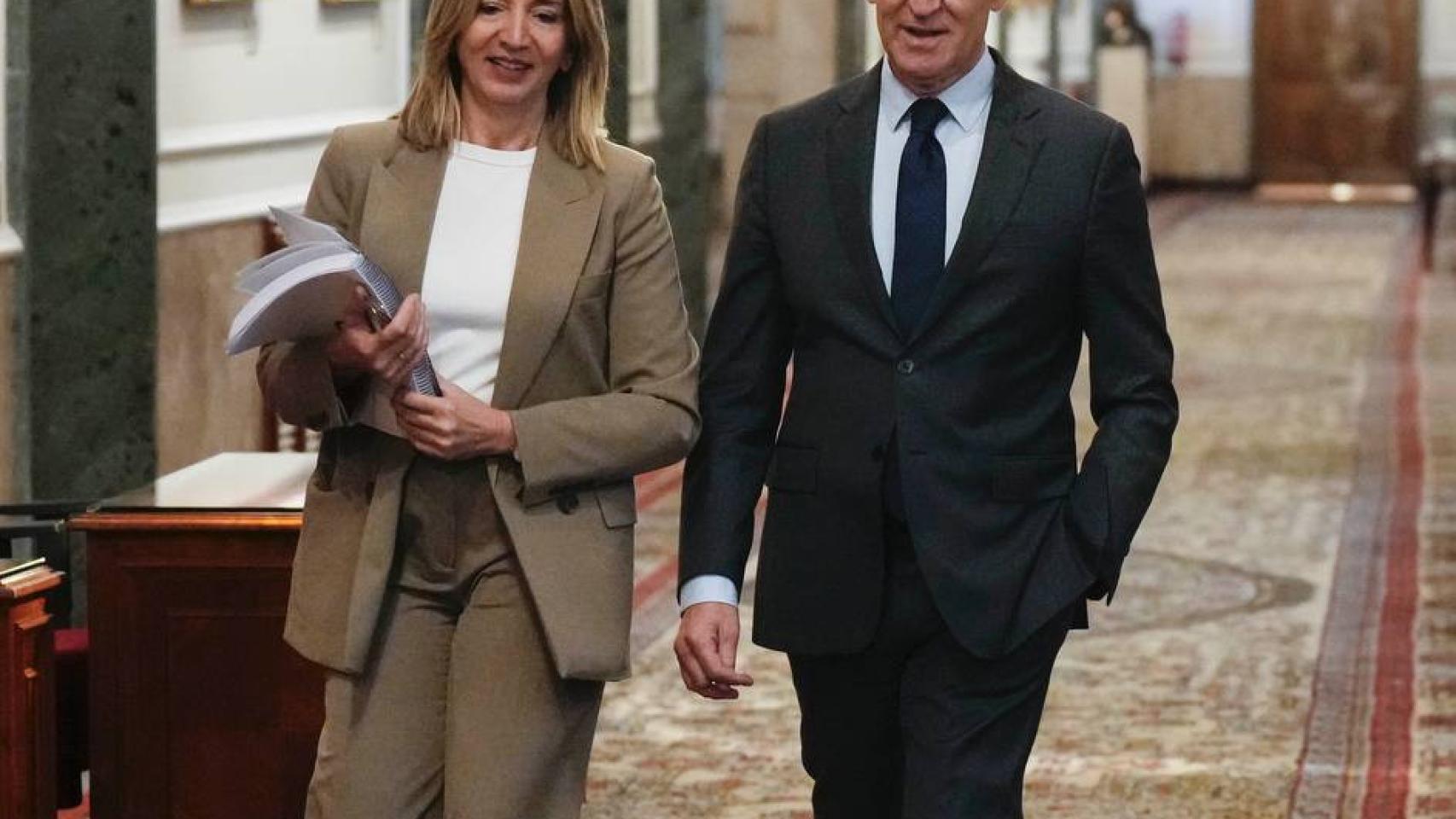 Alicia García, portavoz del PP en el Senado, junto al presidente popular, Alberto Núñez Feijóo.