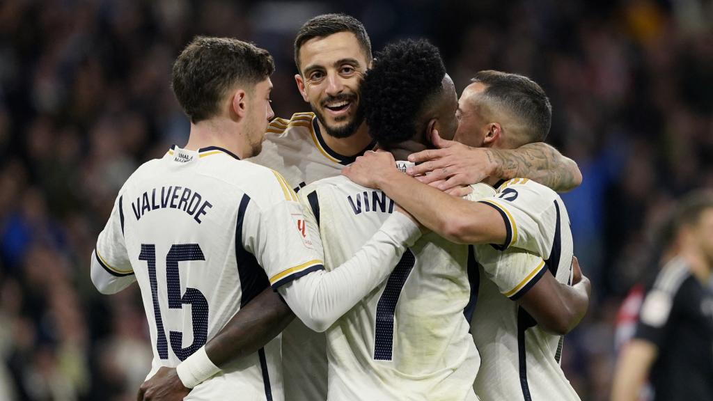Los jugadores del Real Madrid celebran un gol ante el Celta.