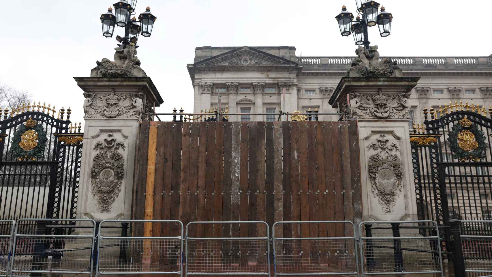 La puerta del Palacio de Buckingham Palace.