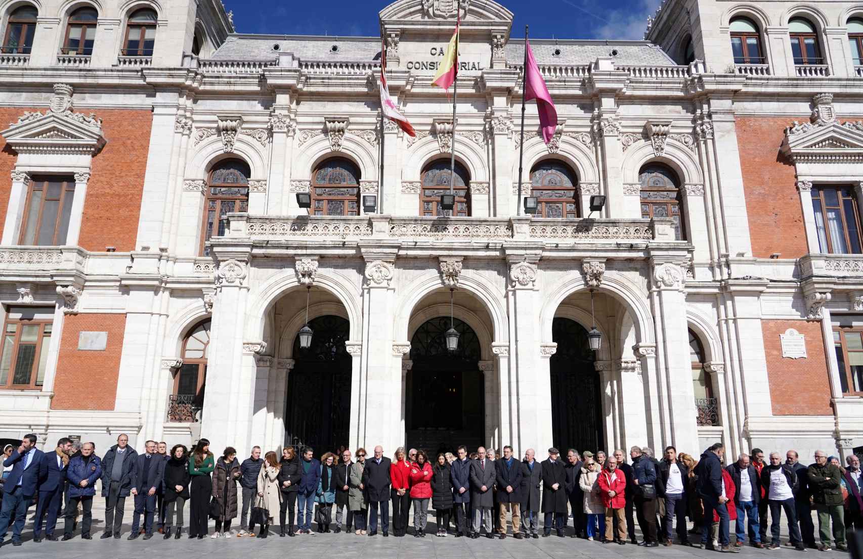 Minuto de silencio por las víctimas del terrorismo en Valladolid