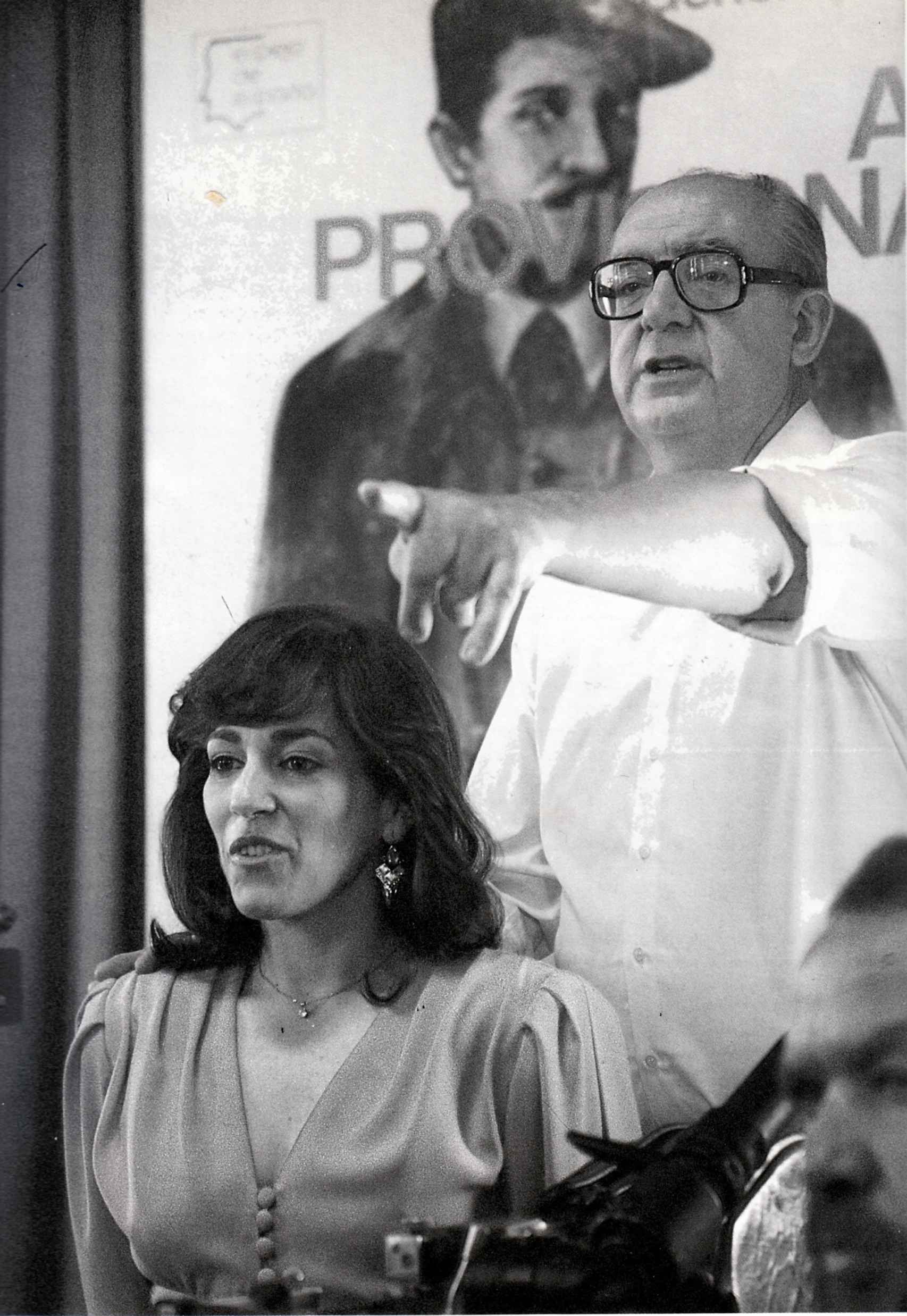 Carmen Maura y José Luis Boreau en el rodaje de 'Tata mía'.