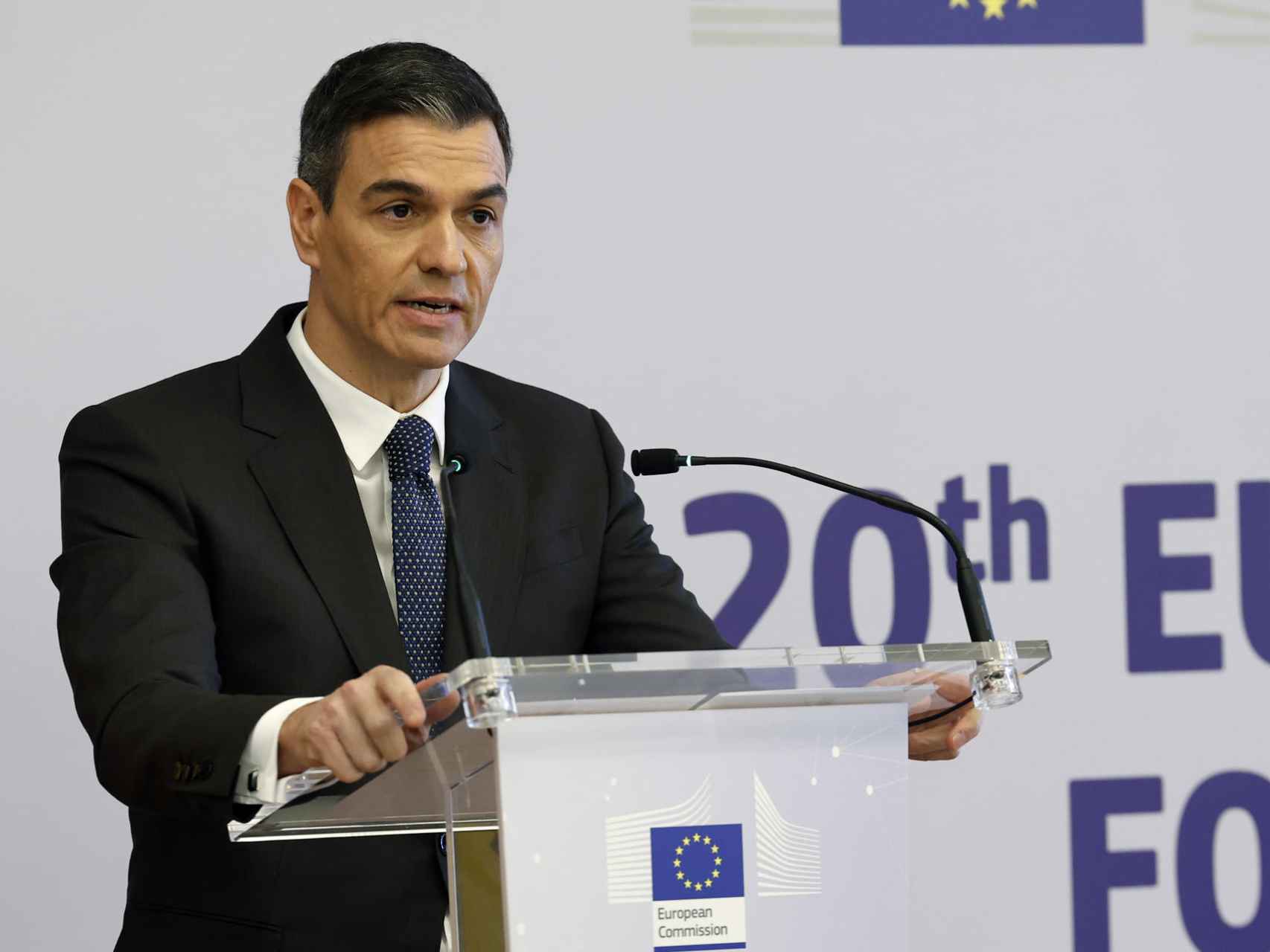 Pedro Sánchez da un discurso durante el acto conmemorativo del Día Europeo de las Víctimas del Terrorismo.