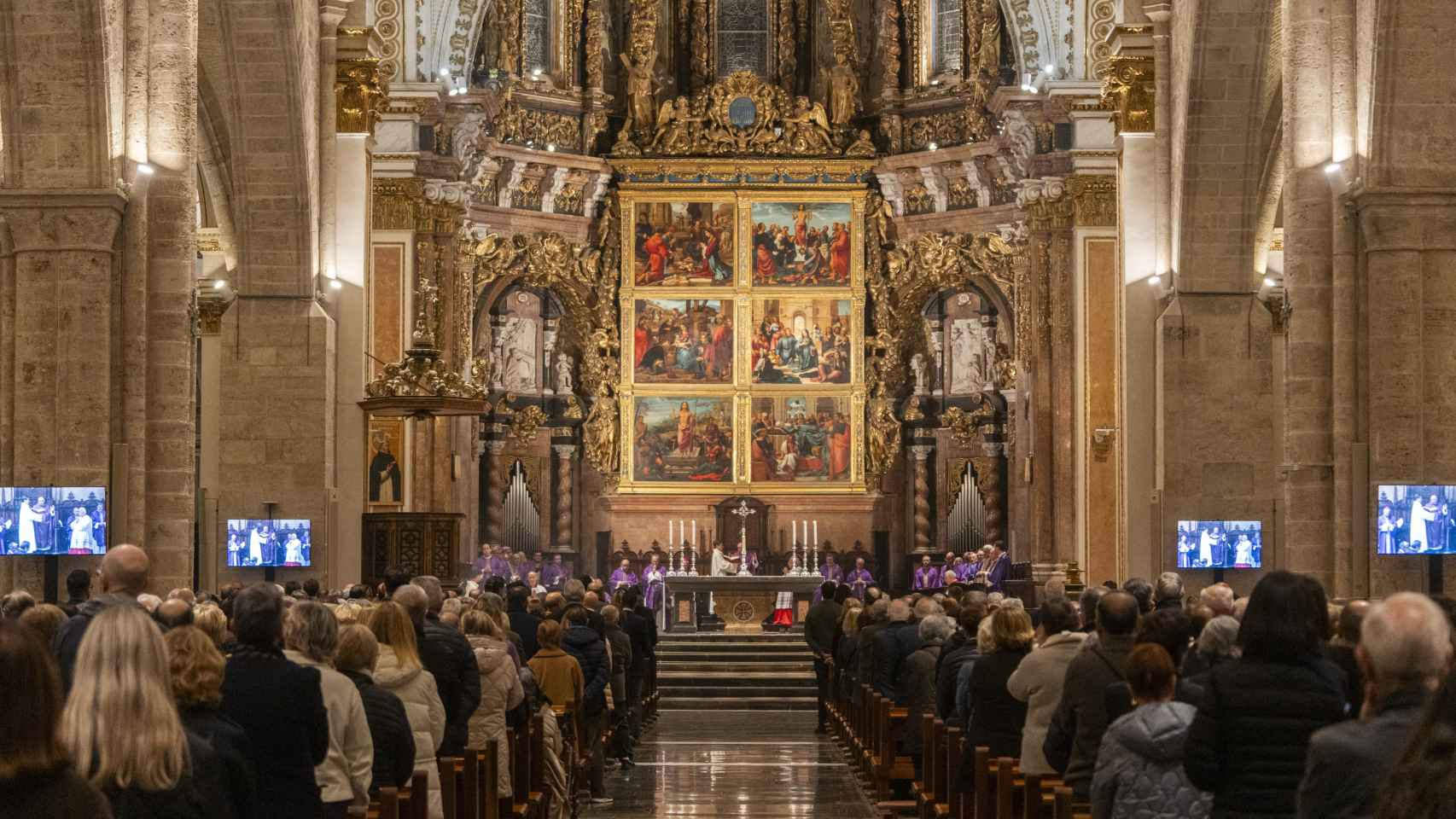 Misa celebrada en la Catedral de Valencia.