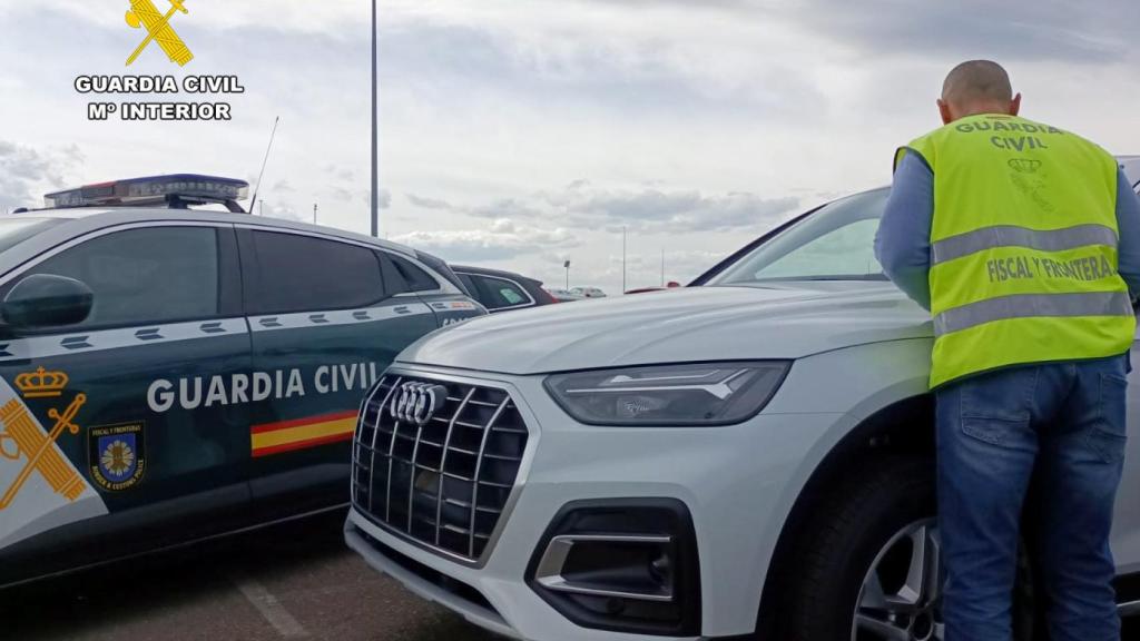 Uno de los vehículos de alta gama recuperados por la Guardia Civil