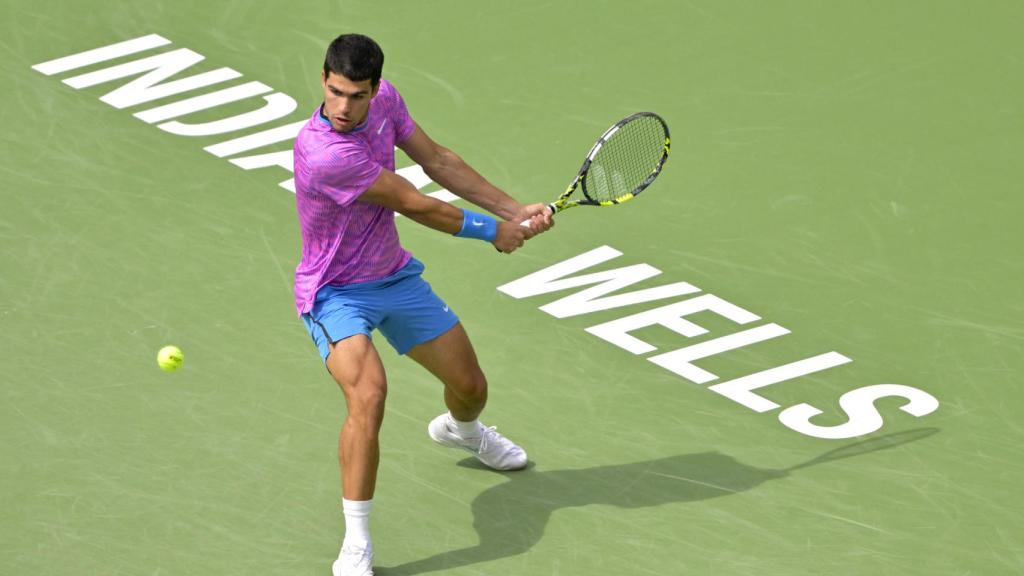 Carlos Alcaraz, en un instante de su partido contra Aliassime.