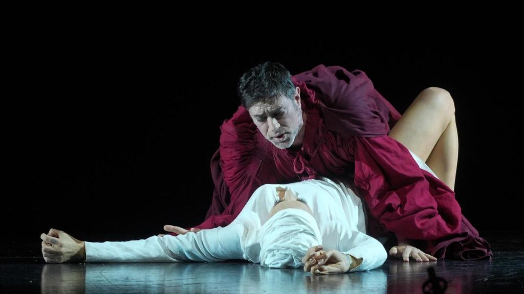 Daisy Press y José Luis Sola  en 'La bella Susona', en el Teatro de la Maestranza de Sevilla. Foto: Francisco J. Olmo / Europa Press