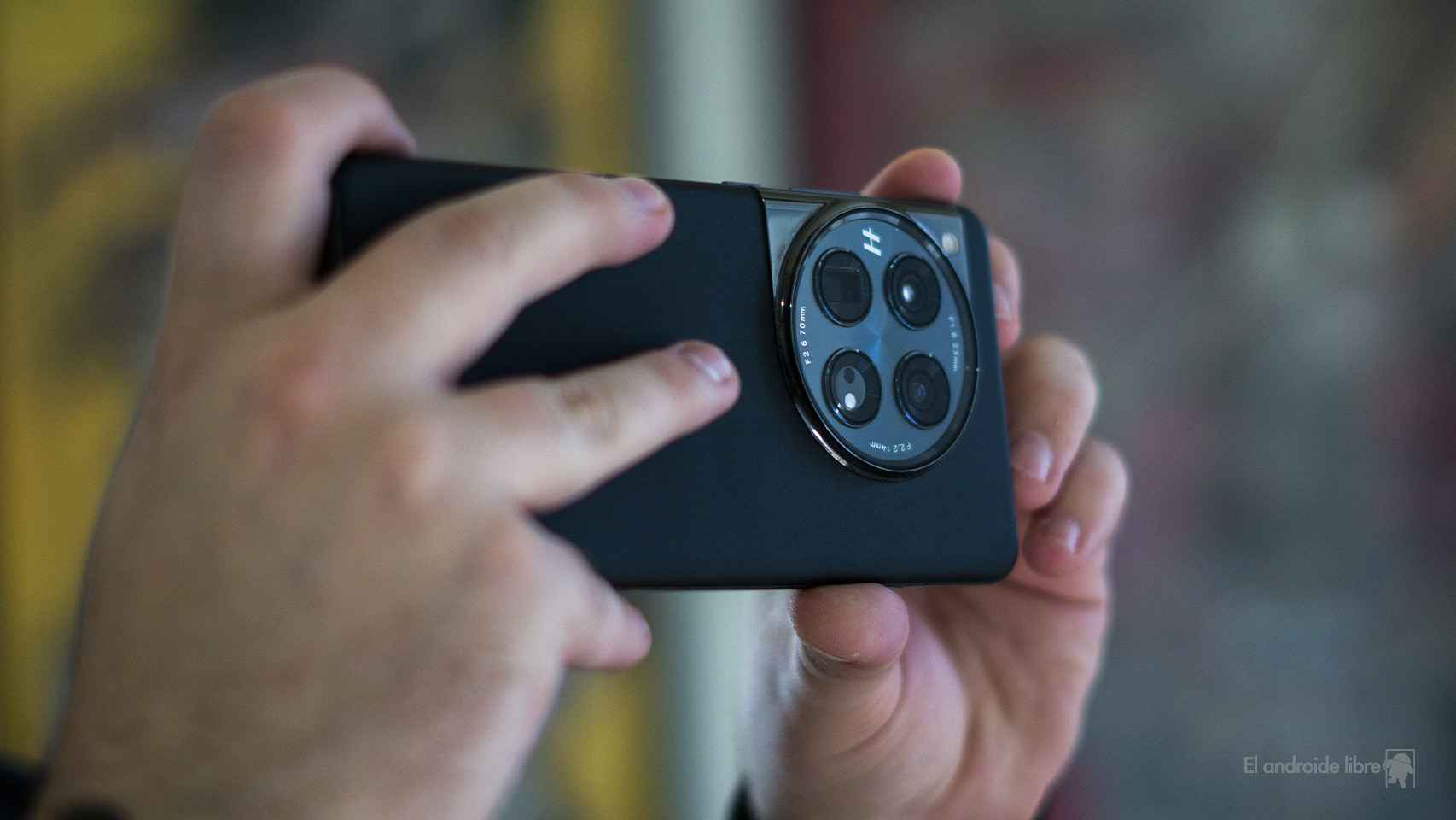 OnePlus 12 haciendo fotos