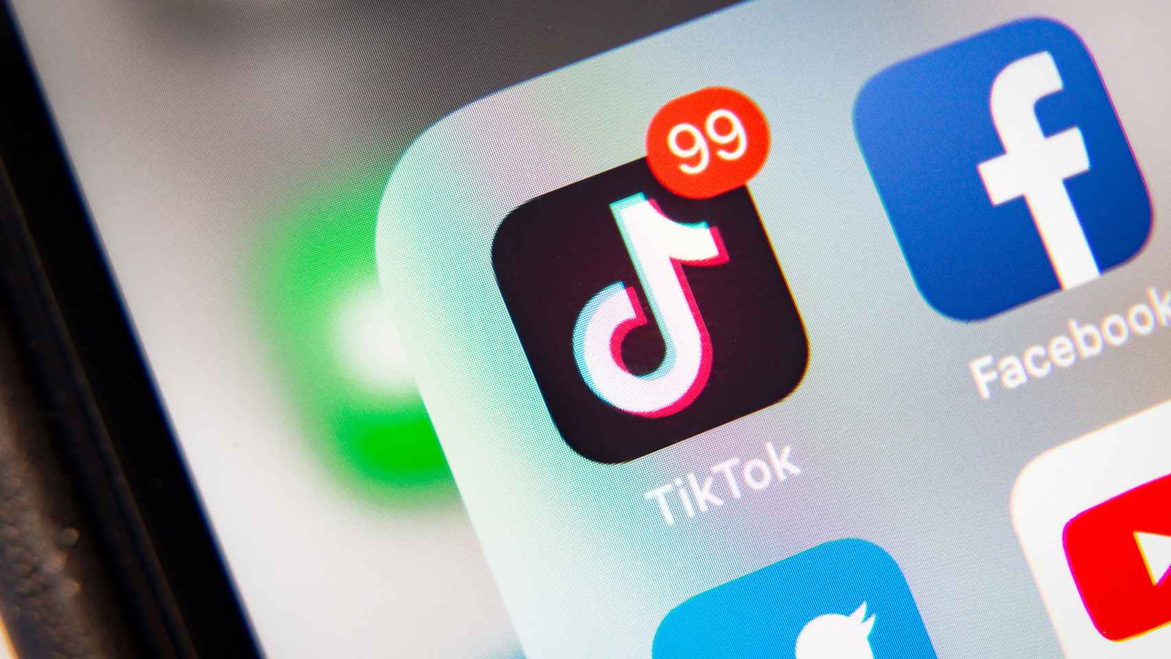 TikTok junto a otras redes sociales