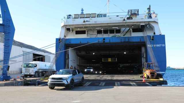 Uno de los vehículos recién desembarcados en el Puerto de Cartagena el 1 de marzo.