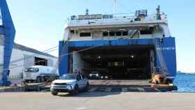 Uno de los vehículos recién desembarcados en el Puerto de Cartagena el 1 de marzo.